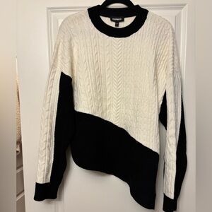 EXPRESS Black & White Color Block Sweater with Asymmetrical Hem XL